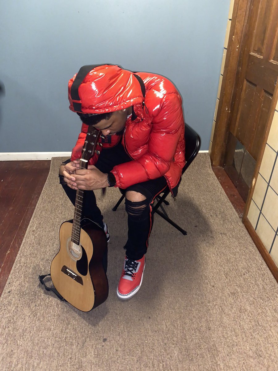 KiddoCurry's tweet photo. WONT BUY NO PUSSY UP ON GOD WONT LET NO NIGGA PULL MY CARD ... NIGGA PLAYED WITH ME HE DIED AND ON HIS PAGE IS BREAKING HEARTS💔 I AINT SAYING WE THA TOUGHEST BUT ITS BEST FA U TO THINK SMART 💯🖤🗣📷🎥📸 https://t.co/eTKcQNO1RG