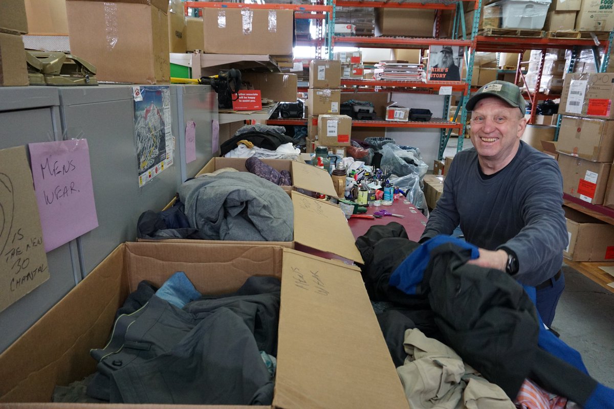myunitedway's tweet photo. As part of our rapid response to COVID-19, we partnered with @bissellcentre to donate winter wear from our Coats for Kids &amp; Families drive and clothing from @eddiebauer to those in need at @yegexpocentre.
Together we can keep our community strong. #yeg #AlbertaCares #locallove https://t.co/dtKd3DCJ87