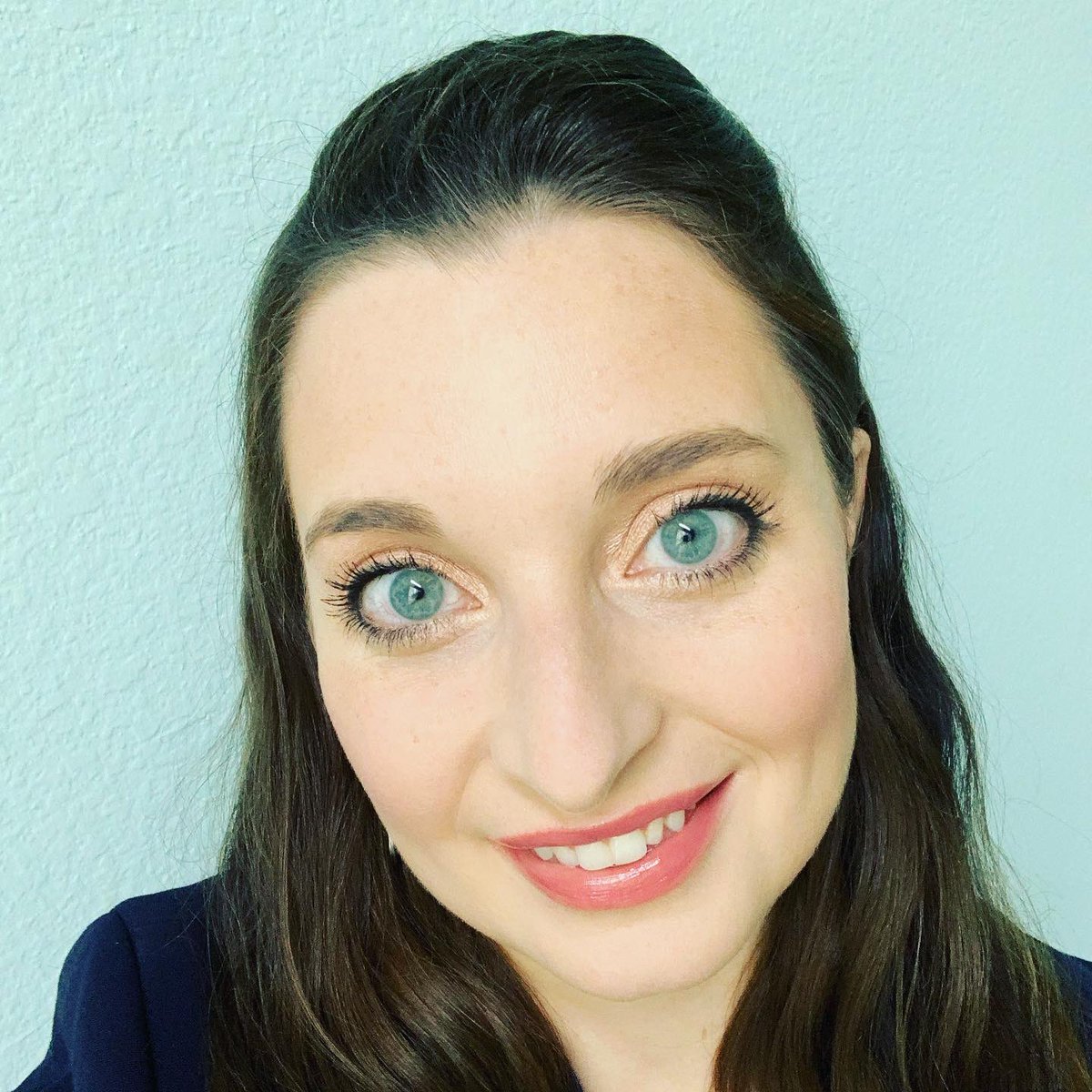4ElenKate3's tweet photo. Oh hey, Friday!
#elenkate #elenkatebeauty #boldbrilliantbeautiful #findingbeautiful https://t.co/E1K0KnrvoO