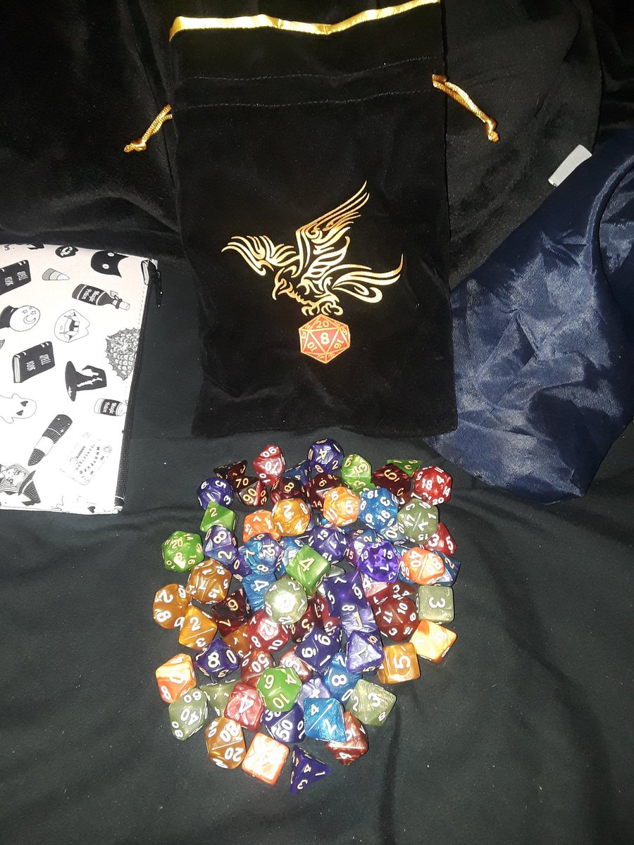 icequeeninmiami's tweet photo. The dragon in me is pleased with my new hoardπ#dungeonsanddragons #allthedice #diceobsession https://t.co/5J1mWGkkhe