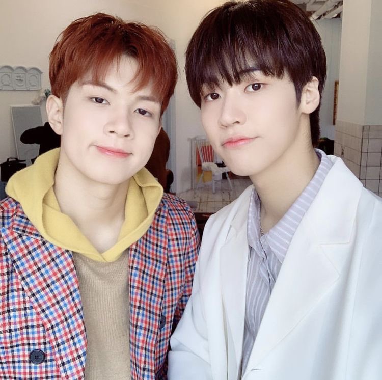 Some photos of Seunghyub and Hweseung that I have saved on my phone: a thread (also feel free to reply with some other ones! )