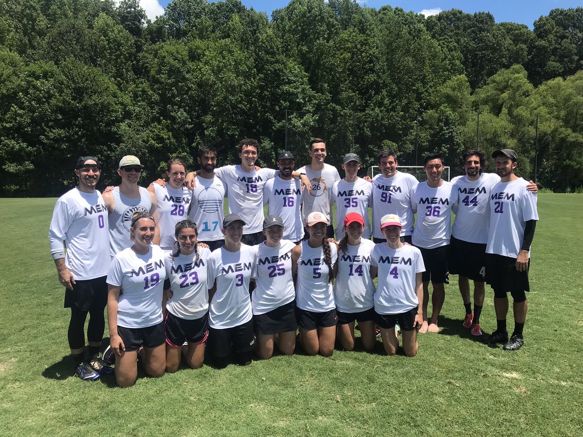 Flashback to that time we couldn’t figure out how to do team photos correctly...bruh if that was our biggest problem right now 12 out of 10 would take it. #StaX #Ultimate #Memphis #COVID19Pandemic