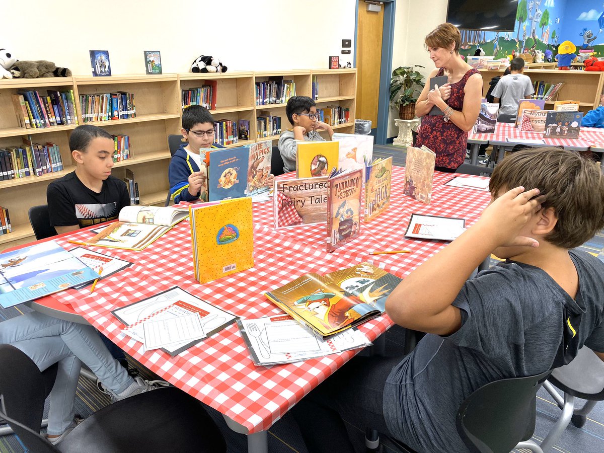 NISDKnowlton's tweet photo. Mrs.Torres is a phenomenal school librarian! She is always finding ways to instill a love of reading📚 Sra.Torres es un bibliotecario escolar fenomenal. Ella siempre está buscando maneras de inculcar un amor por la lectura. @nisd @LMKnowltonlib @LibraryGal17  #SchoolLibraryMonth https://t.co/GuoWVtBrnv