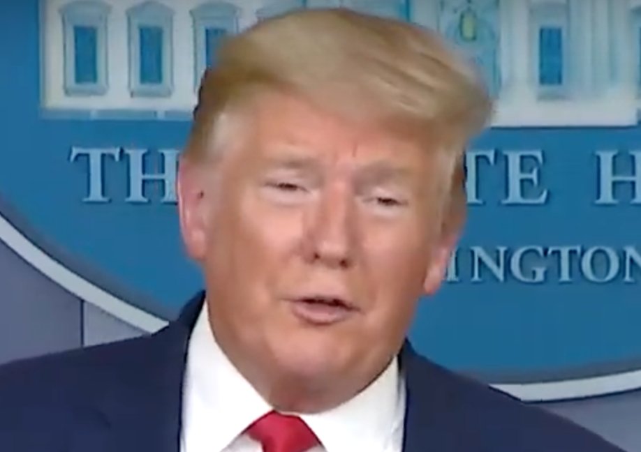 2/ In addition, Trump is also suppressing a smile. Why is he smiling at all in the midst of a Pandemic? This behavior is profoundly out of context. A suppressed smile is always a monumental red flag. Moreover, his central forehead is also simultaneously elevated.  #BodyLanguage