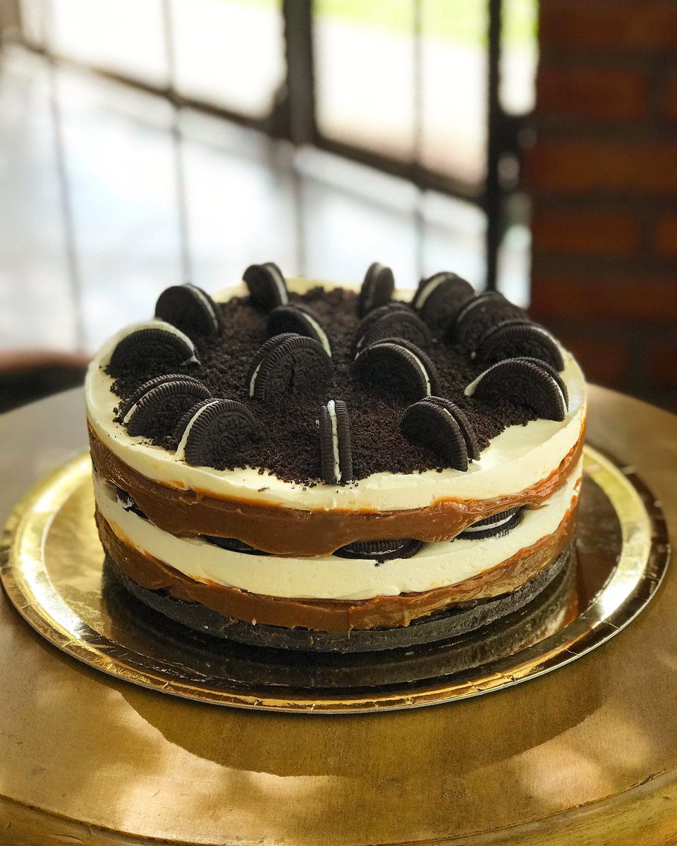 lauchaponce's tweet photo. Bueno chiques, otra vez les voy a pedir su apoyo por acá. Les pido un rt simplemente para llegar a las personas, me ayudarían muchísimo. Estas son algunas de las tortas que hago, cada vez amo más mi trabajo y lo disfruto muchisimo💕 mi Instagram: lautaro.pasteleria https://t.co/XgM8FxPgBR
