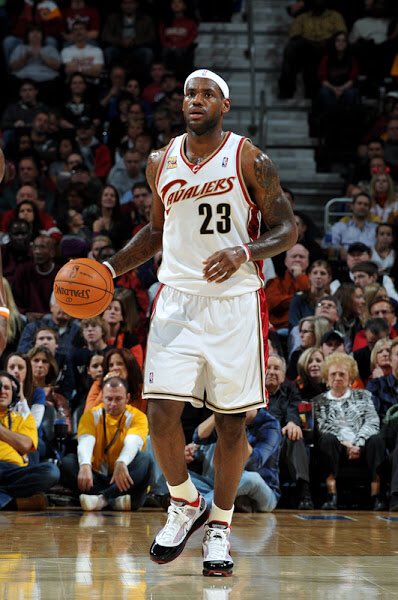 goodguysbet's tweet photo. Which era of LeBron was the best ? https://t.co/mTy83mwSjH
