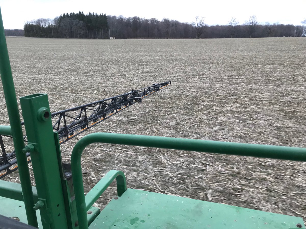 1st load of 28% going on. Field conditions are great. #wheat20