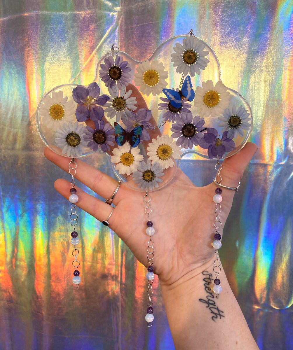 LiveeintheLight's tweet photo. my shop update is LIVE ☀️

just added high quality crystals, home decor, pendants, ashtrays, bracelets, earrings, wall decor &amp; more to my site! go check it out 🦋✨

https://t.co/6K5bhXHBX7 🌸 https://t.co/1NYJeg5r8e