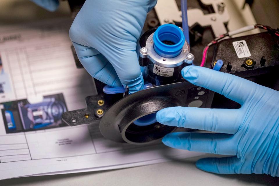 Reputation_Com's tweet photo. Grappling with the #auto industry's new world during #COVID19, auto leaders @CoxAutomotive @Reputation_Com's @amfawaz @CrestLinc &amp; others weigh in via @Forbes https://t.co/dYLyxX6Hqz https://t.co/KX6OQXjcgY