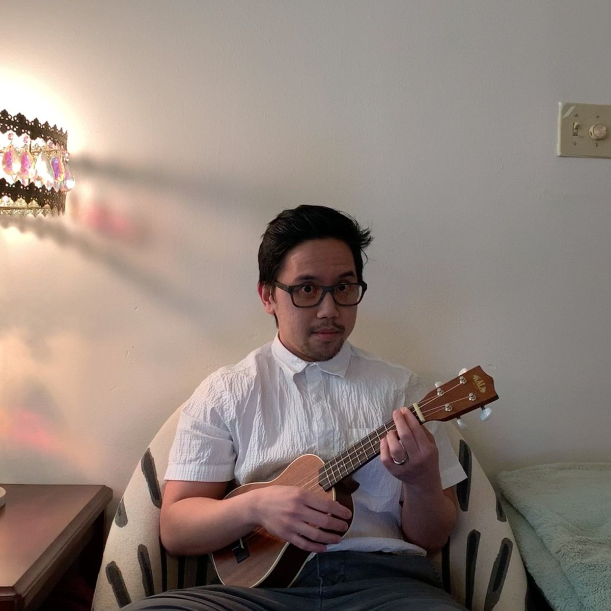 Bloganueva's tweet photo. I covered Lewis Capaldi's "Someone You Loved." https://t.co/6ZSy4IDxFh #bloganueva #blog #cover #someoneyouloved #lewiscapaldi #ukulelecover https://t.co/FE2sjzHO5Z