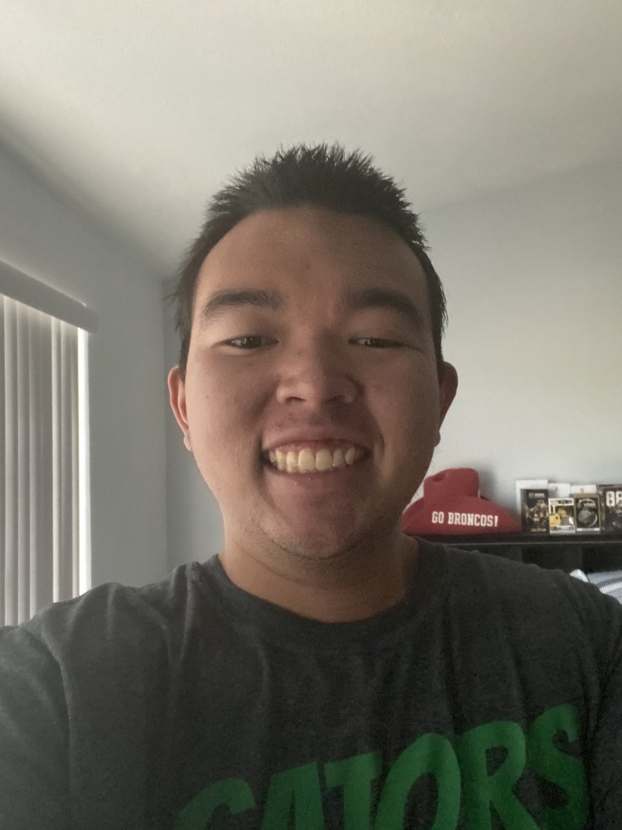 jmarks2015's tweet photo. Bad selfie but whatever... Green Valley High School end of #spiritweek and #firstfriday #GatorPride #GVHS #GVHSSpiritWeek #Gators #GoGators #GreenValleyHighSchool #GreenValleyHighSchoolGators #GV #GVHSGators #GVGators #GVHSPride πππππ @gvhspride @GreenValleyHS https://t.co/CFx0J2HpSF