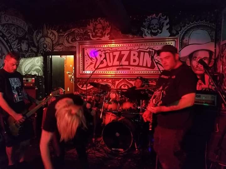 goat_night's tweet photo. Ugh. We miss this. #livemusic #nightgoatband #noisepunks #noiserock #loud https://t.co/FqzKRWmV8K