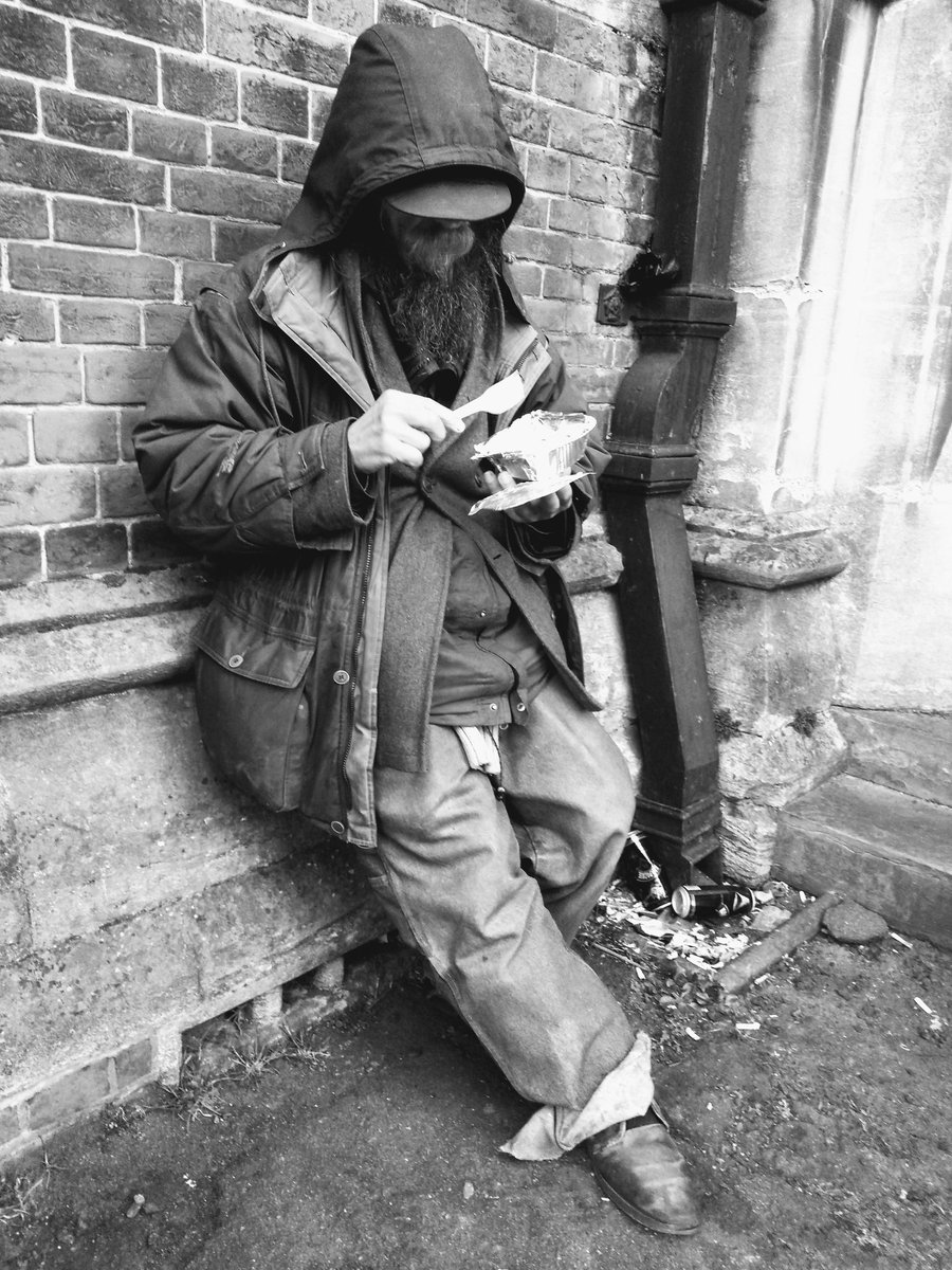 SloughOutreach's tweet photo. Friday evening #COVID19Outreach serving our most vulnerable people in our community #Slough
#SloughOutreach #ServingSlough #Homeless #Vulnerable #Isolated
#SelflessService #LocalHeros
#GeInvolved #MakeADifferece
Please donate items for our outreach sessions 🙏 https://t.co/Af5WiUt3jW
