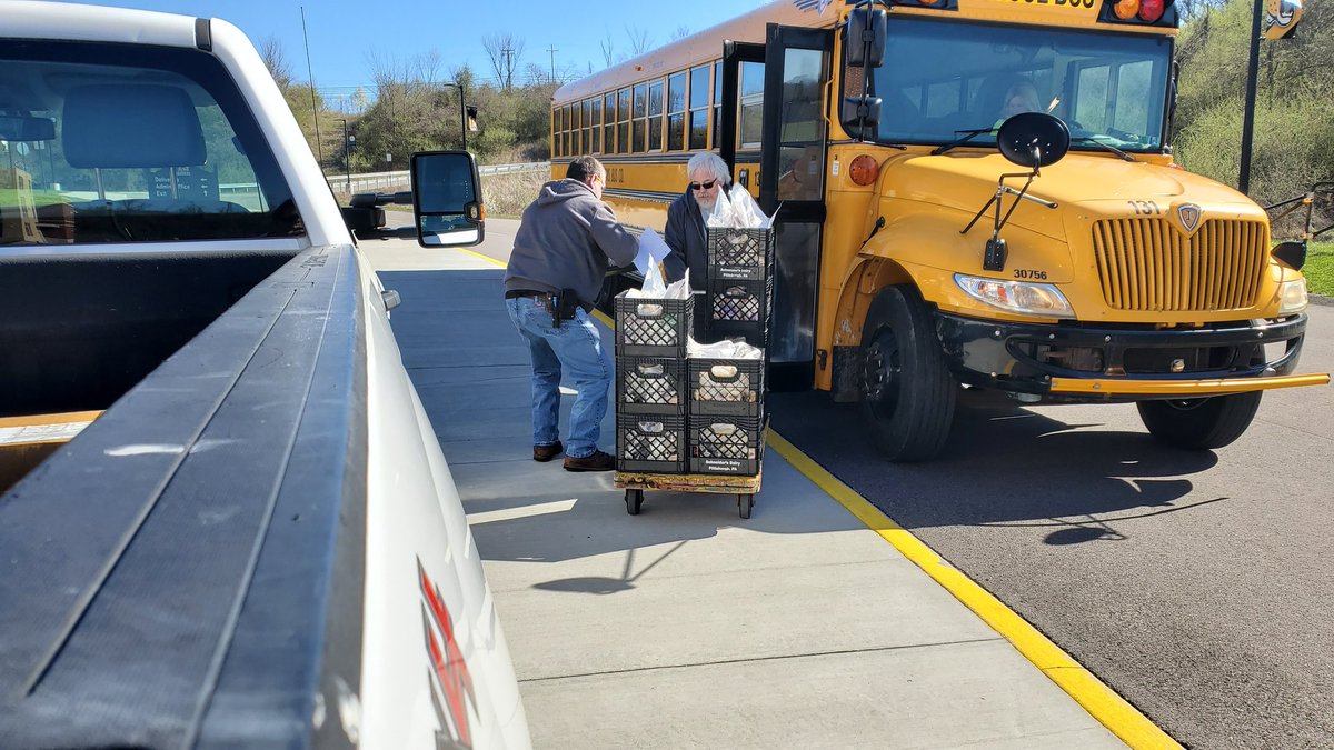 Snodgrass11's tweet photo. Truly an #IGotYou day at WJHSD today. Proud of the Facilities Department Staff for their hard work the last few weeks and for handing lunch distribution today. Thanks for the help today guys. #WErTJ https://t.co/sA6lUxHNkg