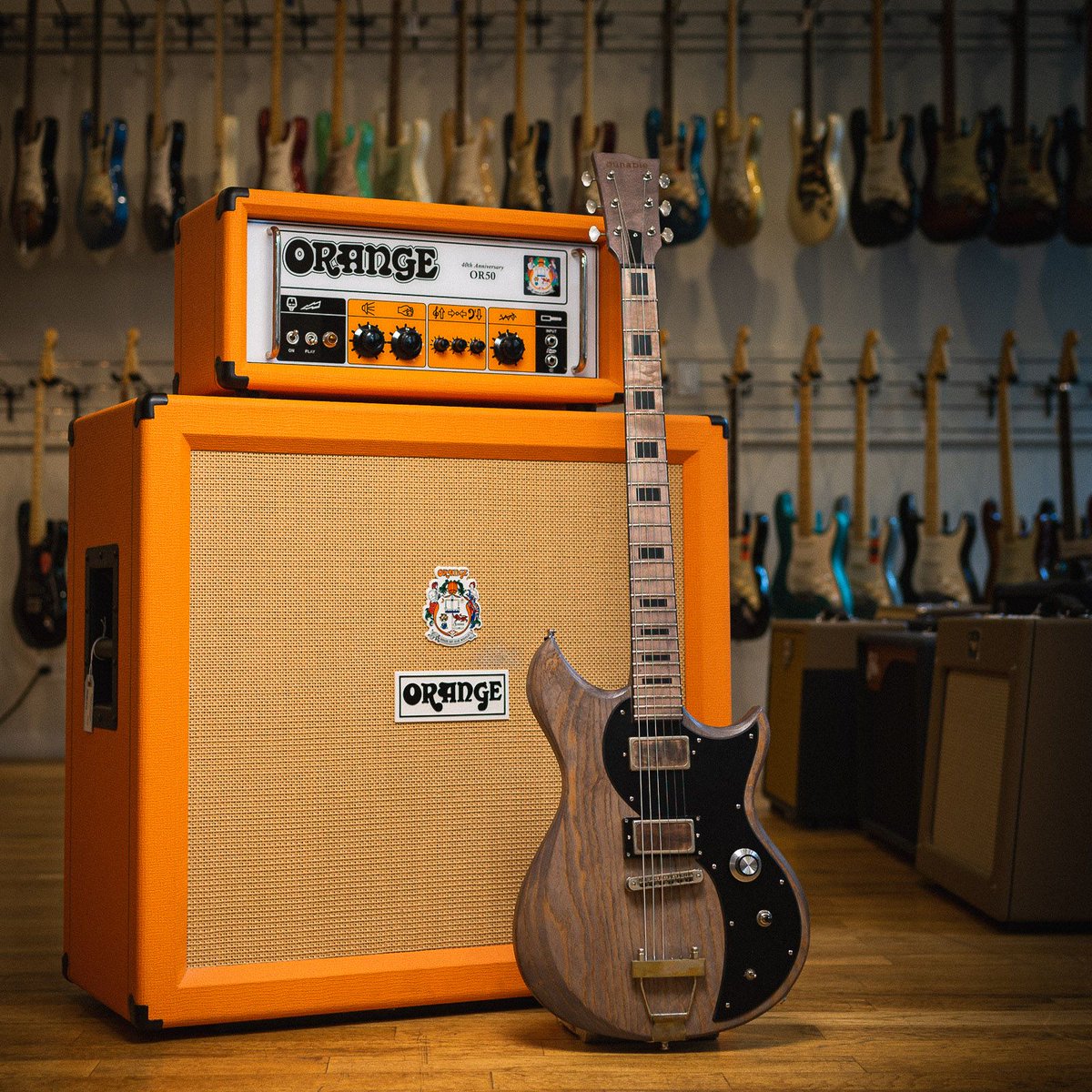 ChicagoMusicEx's tweet photo. We’ve got an eye on this rig. What do you think about the Dunable Guitars Cyclops paired with an @OrangeAmps OR50? #chicagomusicexchange #dunable #cyclops #orange #or50 #head #amp #cab #gearwire #gearybusey #guitarspotter #guitarphotography #guitarsdaily #tonemob https://t.co/JykZGrYymE