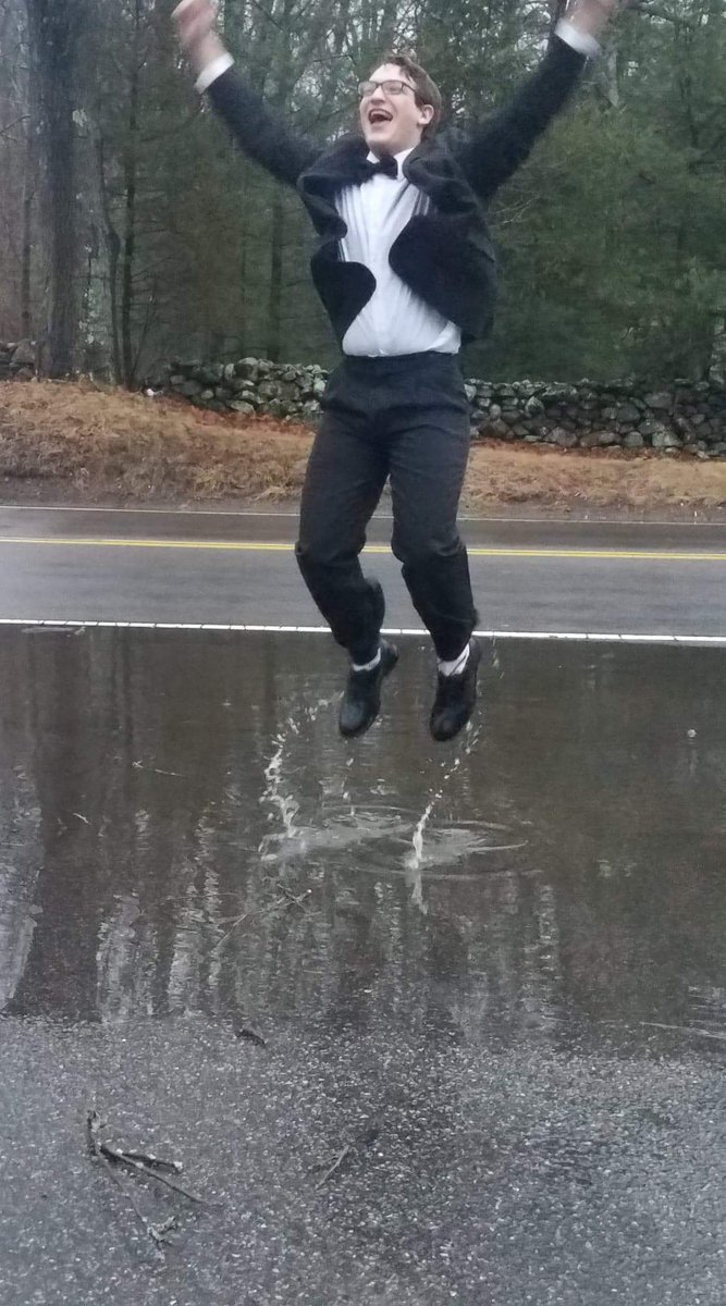 ALarsonAHS's tweet image. Another couple of seniors! #AHSunprom2020