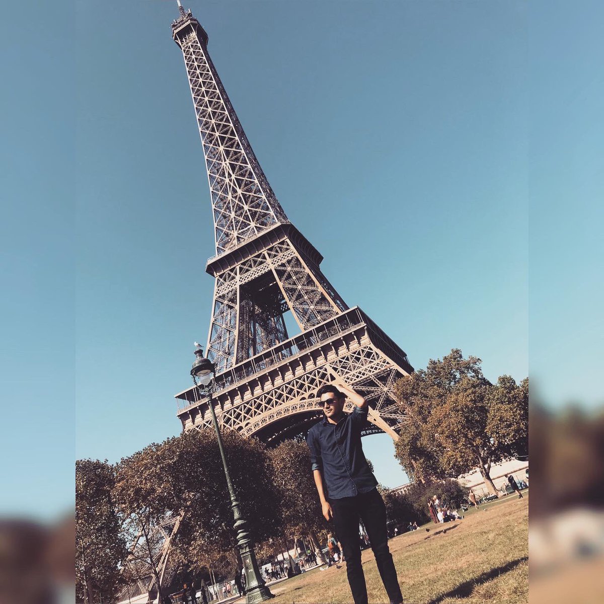 HeyCarva's tweet photo. Paris 🔥 https://t.co/mBWJ1cFz8T