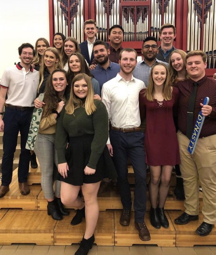 Here are some of our brothers’ favorite family photos for today’s virtual spirit week theme! 💙💛 #aporegionh #fellowshipfriday