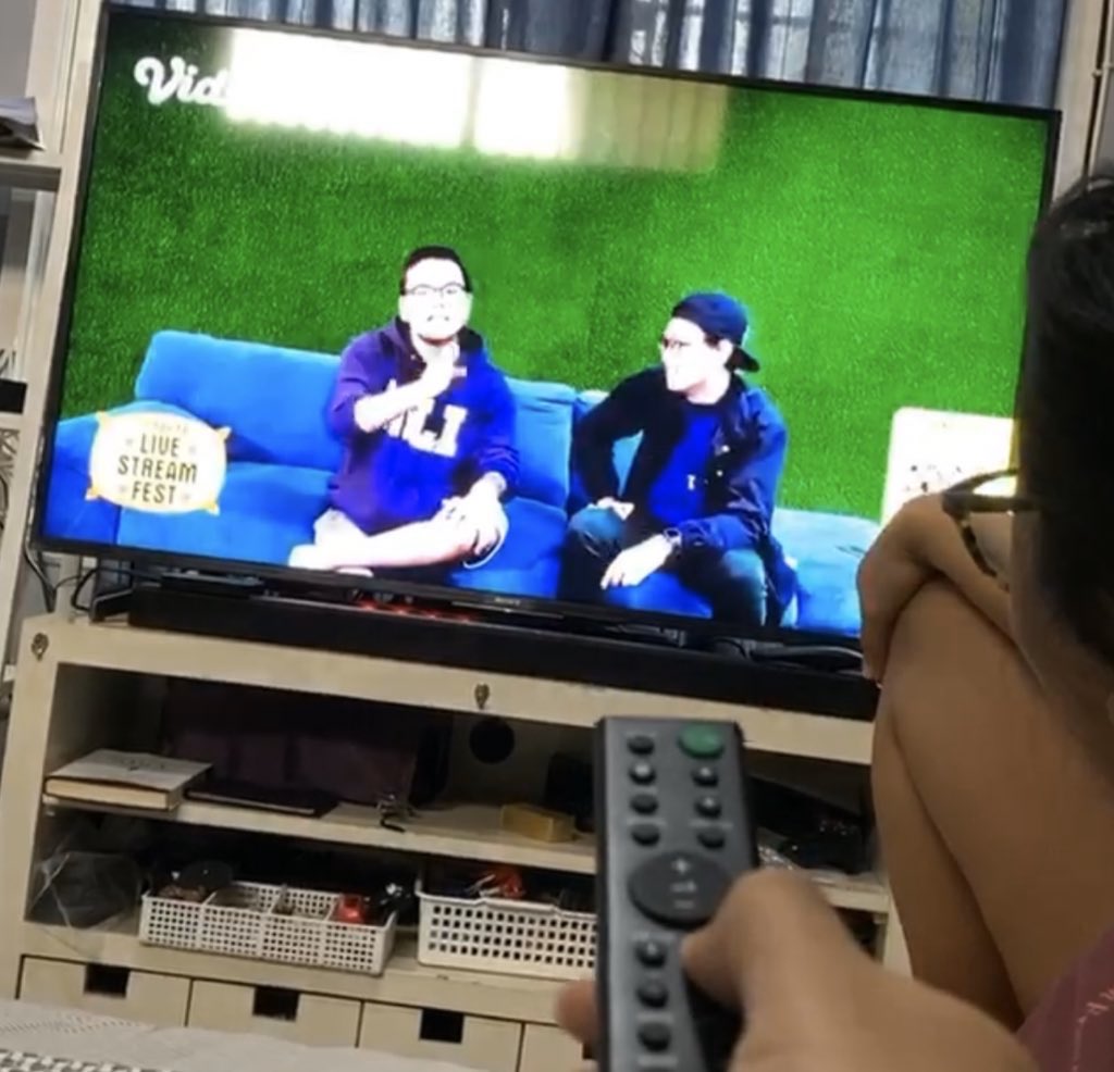 Ada sesi mbak <a href="/NajwaShihab/">Najwa Shihab</a> ,mas menteri <a href="/wishnutama/">Wishnutama</a> &amp; <a href="/bensoebiakto/">AstroAlpha</a> yang insightful!
Ada <a href="/MajelisLucu/">MLI</a> &amp; <a href="/komtungTV/">Komedi UntungTV</a> yang bikin ngakak!
Ada kelas memasak, wellness, konser, dll sampai tengah malam!

Makanya nonton #TAYTB #LiveStreamFest di sini: bit.ly/festdennis