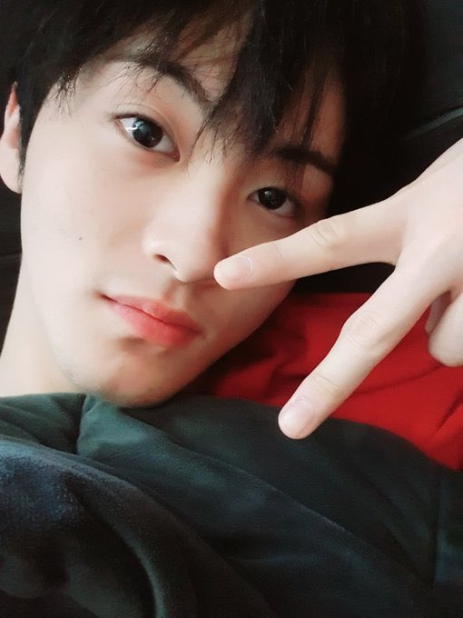 gnum_'s tweet photo. 아 일어나자마자 마크한테 버블 온 거 보고 우는 중 https://t.co/v1wTVoxbPq
