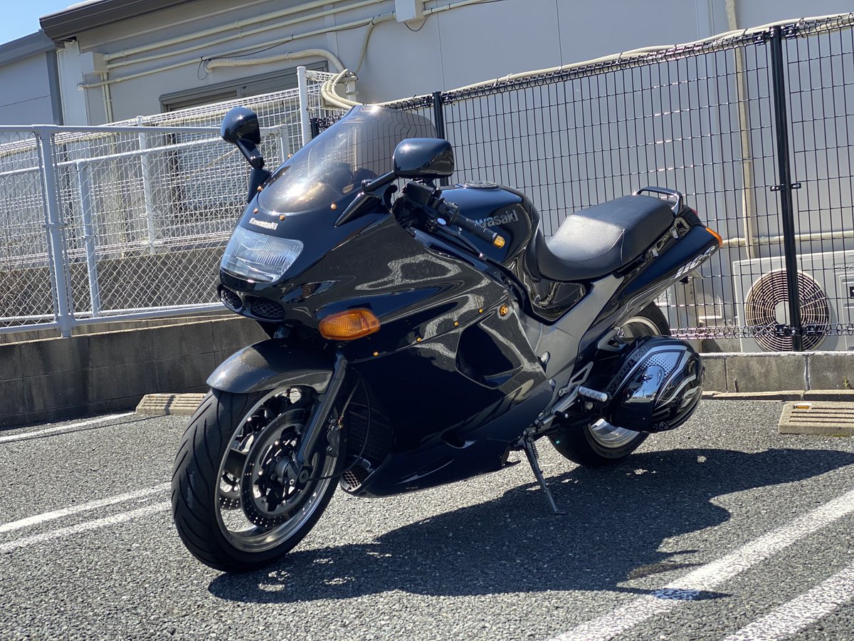 iwapi1100's tweet photo. 改めてZZR1100D型納車しました！
18歳にして初めての大型バイクです
安全運転で大切にのりまちゅ
よろしくお願いします😁

#バイク納車
#ZZR1100
#初めての大型バイク
#ZZR乗りはRTしてくれるらしい

※無条件でフォローする場合がございます。予めご了承ください https://t.co/1OlRWXZgu7