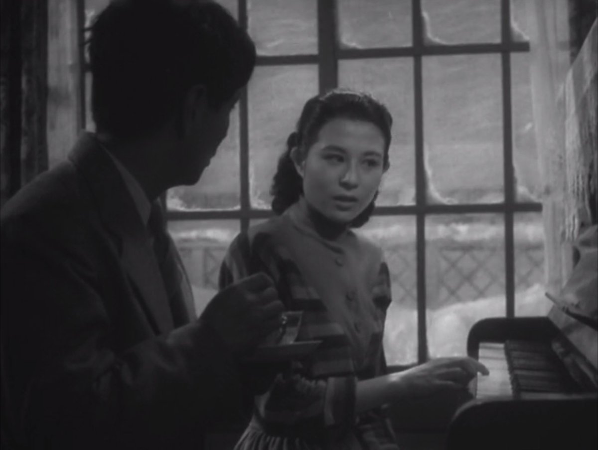 137) O Idiota (Hakuchi, 1951)Dir: Akira KurosawaFot: Toshio UbukataAdaptação do romance de Dostoiévski, o filme foi mutilado pelo estúdio em sua pós-produção, sendo cortado dos 266 minutos originais para 166 (o material extra é considerado perdido).