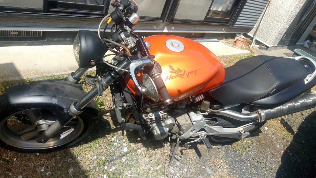 あお ホーネット250のタンクデカールを張り替えた