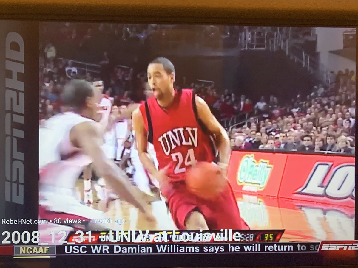 unlvbravesfins's tweet photo. Friday night quarantine TV throws it back to 2008 when @nizzle424 and @TheRunninRebels beat #18 Louisville on the road! @odyebeeisback held it down as a Freshman and MAN this squad was filled with some ballers! #unlvmbb #bringbackthemjerseys https://t.co/5Ve4yn0Ft3