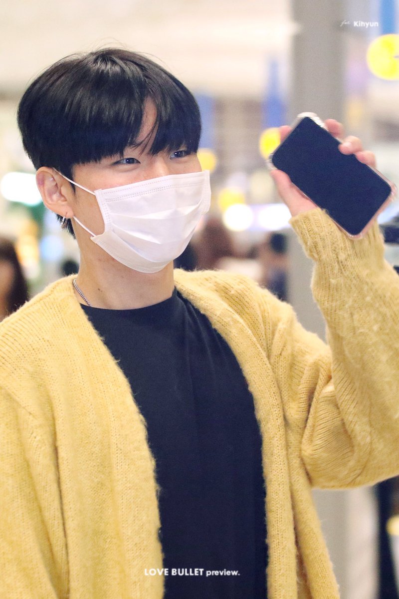 hi kihyuns best color is yellow and heres a thread to show you why