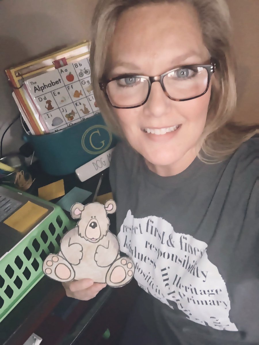 GreenReadingRm's tweet photo. WSD Spirit Wear Day! 🐻 I’m spending time in my new classroom with my new student Carl! @WSDinfo @HPCubs @HeritageInt https://t.co/nYETr0CZ8N