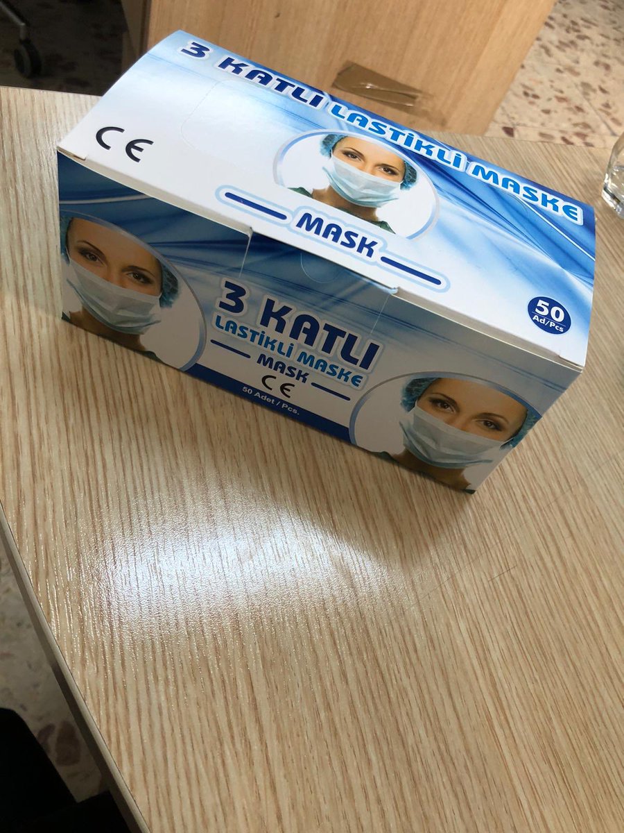 bedavagoonline's tweet photo. #Corona #coronaturkiye #Covid19turkey  Fırsatçılara inat maske fiyatlarını düşürdük 50’li kutu 3 katlı burun telli maske 90,00₺ kapıda ödeme https://t.co/rtbhWwIfKf