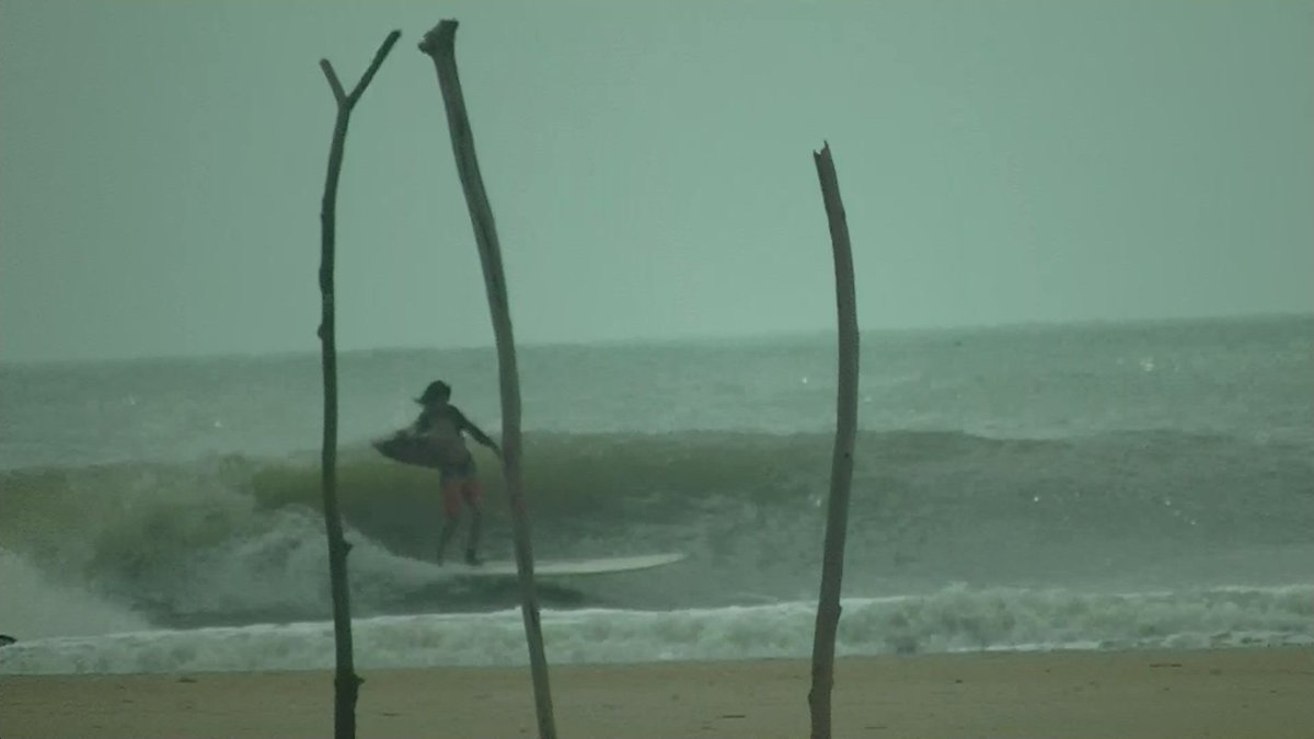 takainoue2000's tweet photo. マレーシア🇲🇾
.
#malaysia🇲🇾 #cherating #tanjunginn #renextop #rast #surfing #longboard #hangten #curving #ピッコロクレメンテサーフボード #worldchampionmodel #三刀流プロサーファー #井上鷹 #takainoue #秀拓 #shutaku #usurfhawaii #piccoloclementesurfboards #99base https://t.co/t4A2H8PcqB