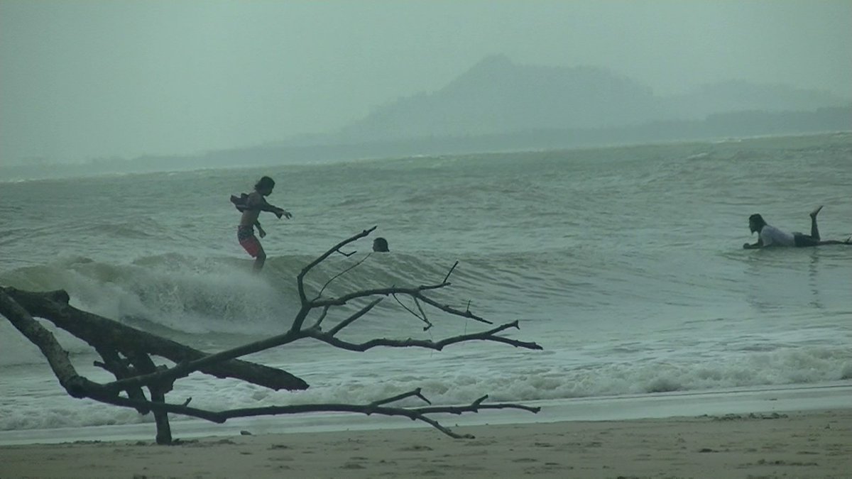 takainoue2000's tweet photo. マレーシア🇲🇾
.
#malaysia🇲🇾 #cherating #tanjunginn #renextop #rast #surfing #longboard #hangten #curving #ピッコロクレメンテサーフボード #worldchampionmodel #三刀流プロサーファー #井上鷹 #takainoue #秀拓 #shutaku #usurfhawaii #piccoloclementesurfboards #99base https://t.co/t4A2H8PcqB