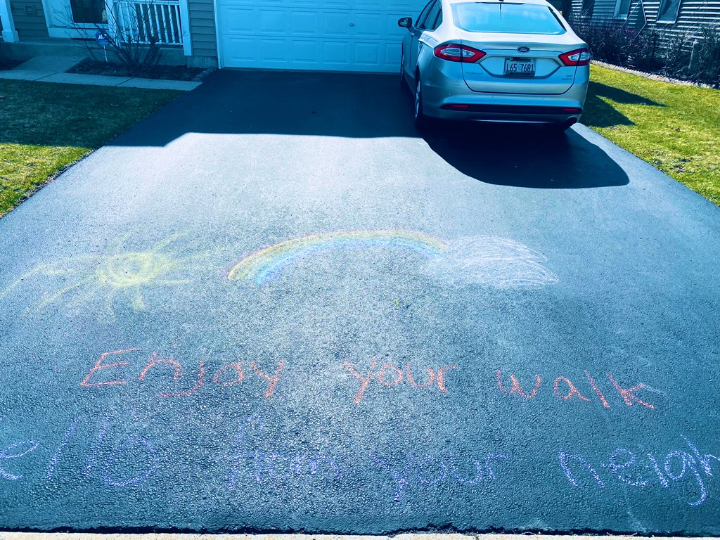 MMaier132's tweet photo. So I realized today that I own no chalk - but the neighbor kids were all decorating their driveways so I decided to πΈ one of theirs instead! This definitely made my Friday spirits bright πβ
οΈπΈ @HawthornMSS #ElearningWeeklyChallenge #become1 #chalkchallenge https://t.co/JkWcseE6El