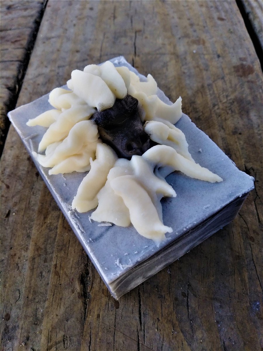 rockabillysoap's tweet image. You know who washes their hands before bed? The Yeti family. He wants to come home to your house to make sure you do the same. You can find him here.
Art by 
@AttemptsLife

#handmadedice #DICE #Kickstarter #ttrpg 
kickstarter.com/projects/soapy…