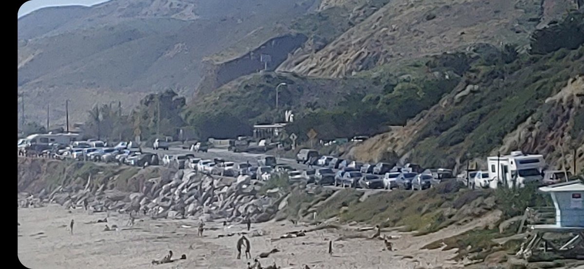 HenrySternCA's tweet photo. To my fellow surfers/beachlovers @ County Line today who can’t seem to understand our #SaferAtHome orders: the beaches are CLOSED.

Please don’t force us to further divert precious resources to have law enforcement deal w/ your seemingly harmless but incredibly reckless behavior. https://t.co/8dyjR95crW