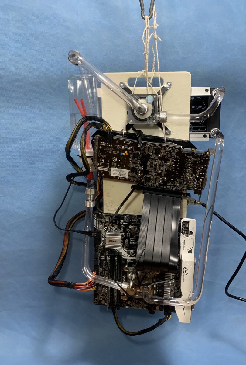 なめろうしめじ 変態pc博覧会 一般に まな板 と言われているpcは誰がどう見てもまな板ではない これが本当の まな板pc だ