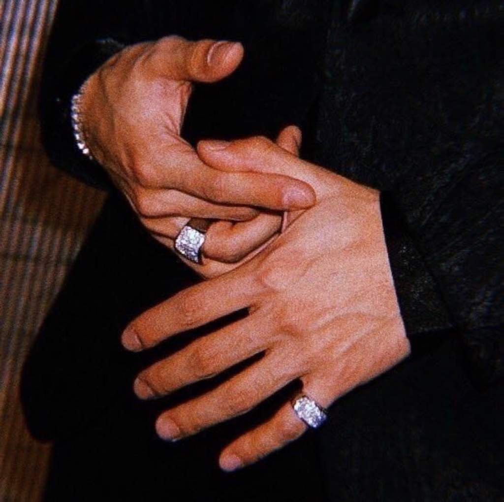 jackson wang's hands: a thread #GOT7  @GOT7Official