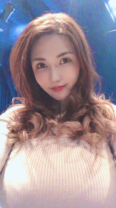 Hello my loves in overseas.
Is you and your family safe?
I always wish for your smiles. https://t.co