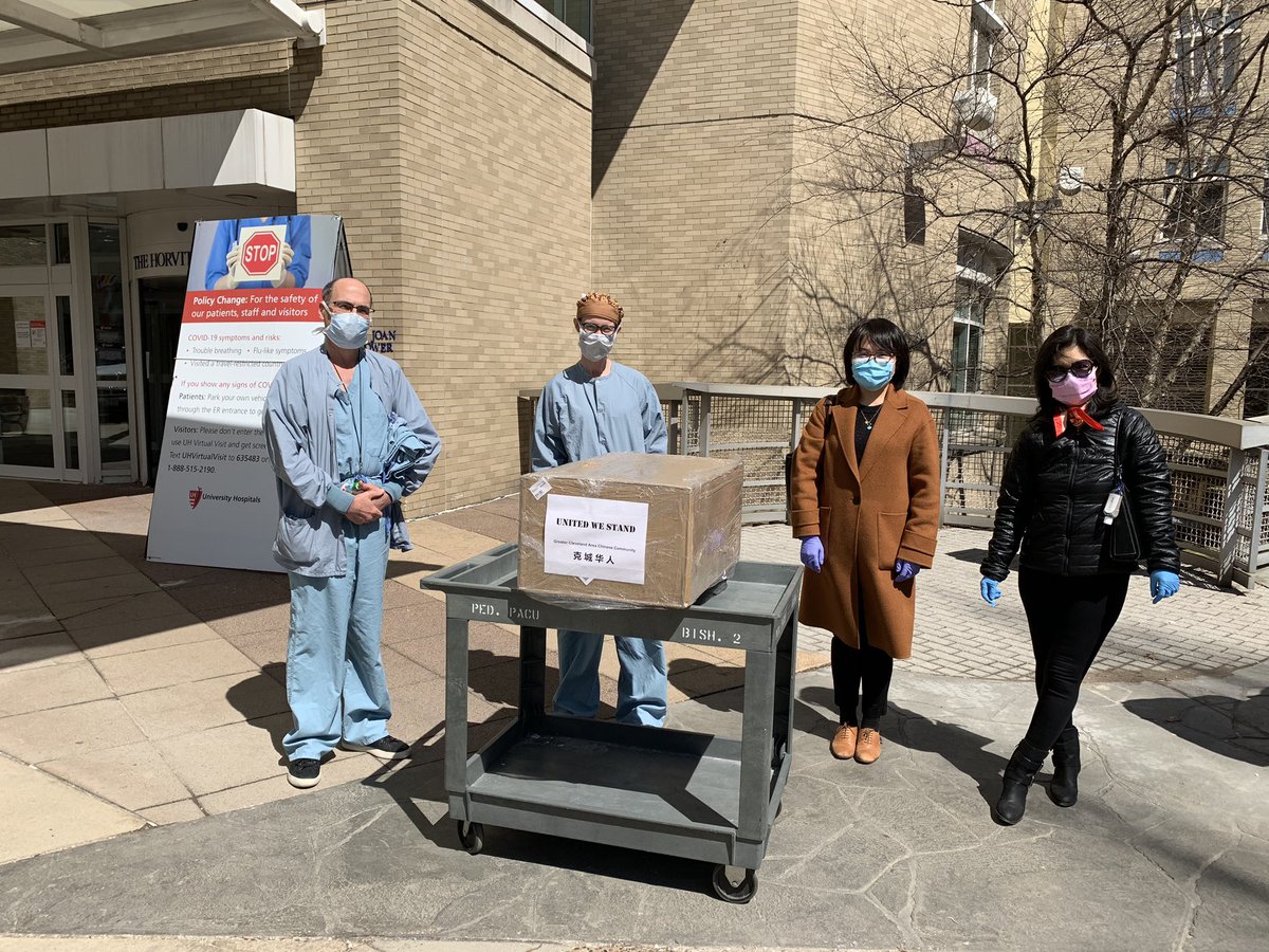 DrSeussBen1's tweet photo. Our Greater Cleveland Chinese Community today donated2000 masks to UH Rainbow,2000 to Vincent,Summa 3000,Akron Children’s 3000, Lake Health 4000, sediman cancer center1000. Lake health director call us lifesaver, we are so proud we helped our community https://t.co/Mb6fHluPbN