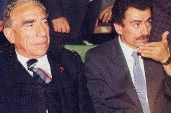 Siz yiğitler göçtünüz gittiniz ;

Meydan çakallara ,
Siyaset Tükürdüğünü yalayanlara ,
Kutsal değerler yalakalara KALDI
#AlparslanTürkeş