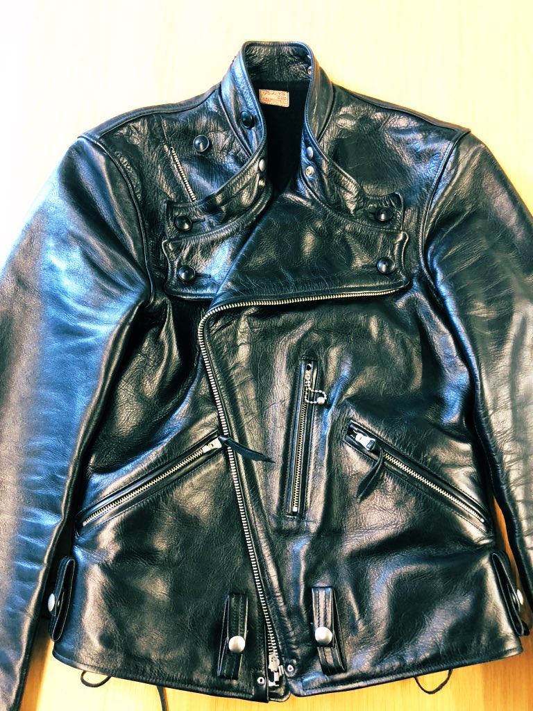 Je Freewheelers San Mateo Horse Hide 1930年代のレプリカモデル 2年間着用 これから10年 年と育てていきます オイルを入れて磨いて眺めて着て眺めて写真撮って着てを繰り返せる変態ですね Freewheelers Sanmateo Tokyo Japan T Co
