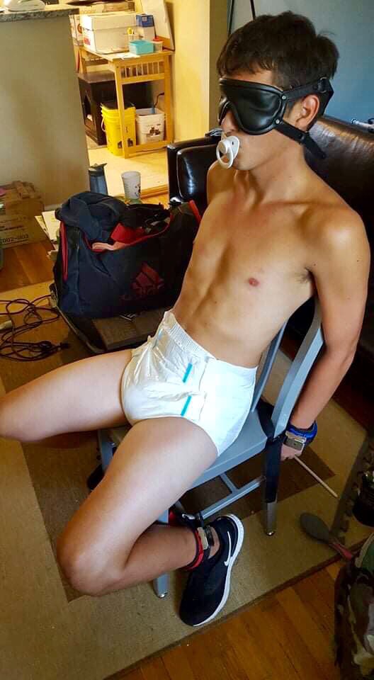 smollsaturn_'s tweet image. Umm.... I don’t think this is what they meant by “lockdown”! 😤