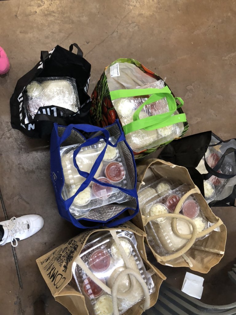 LV_Sharon_'s tweet photo. Big shout out to Tony’s Pizza in DT, for donating 30 pizza kits to our LV families! Owner David Brewer is a LV native,Kearny Grad! I love when real community comes together ! Go show him some love ! https://t.co/11438IhxYZ