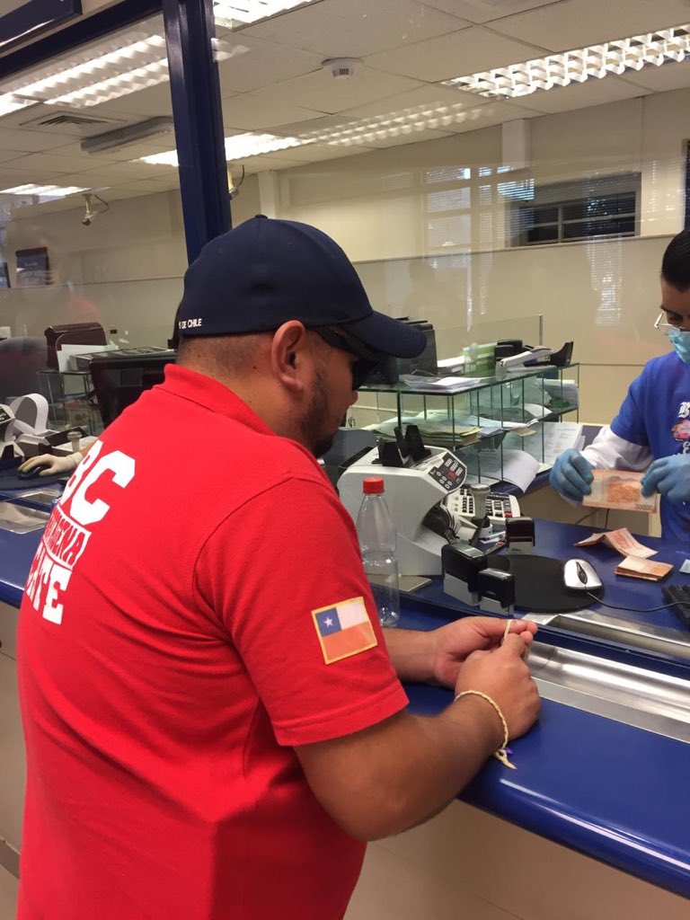 La primera compañía junto a <a href="/Teleton/">Teletón Chile</a>  llevando nuestra donación.... es menos que otros años pero se realizó con cariño y amor 💔 a todos esos niños y jóvenes. <a href="/bomberos/">bomberos</a>