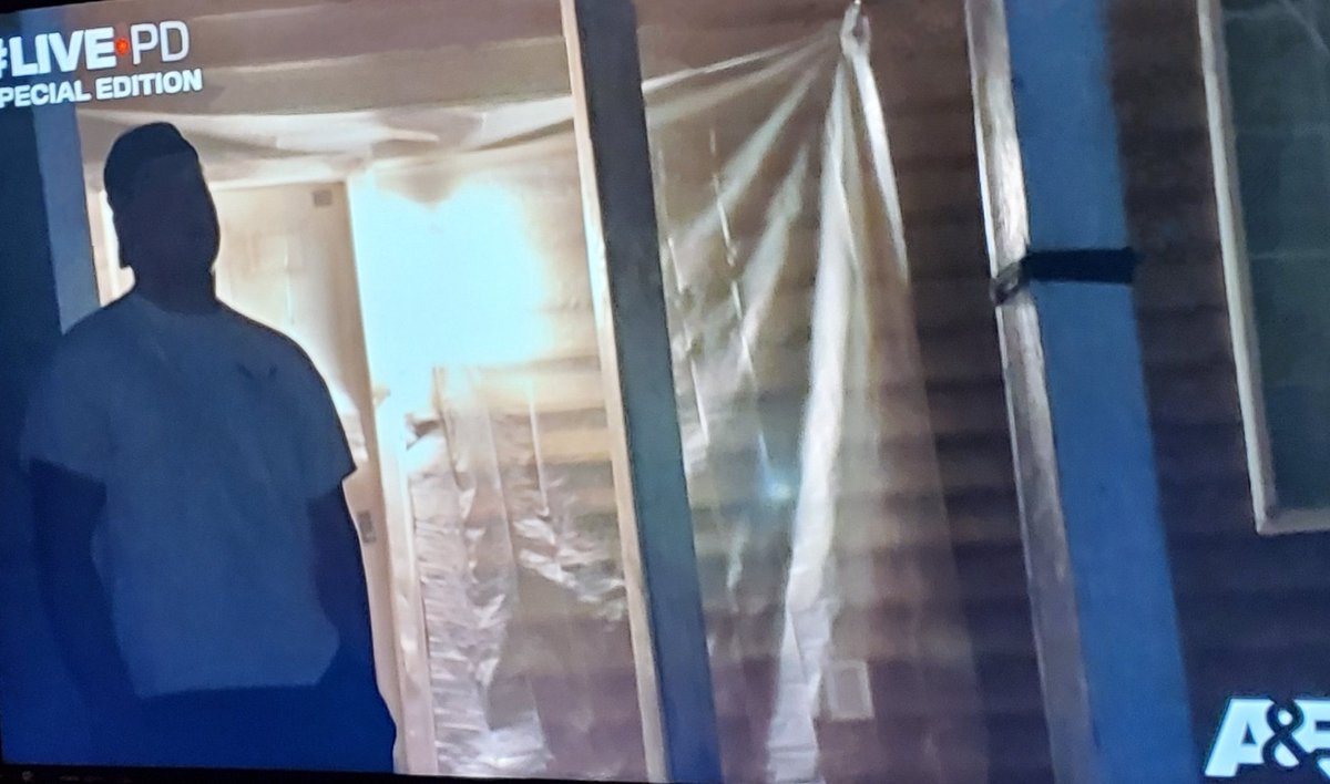 t_vv_itter's tweet photo. People are fuckin dying you ass hat IDIOTS!!! 

That's not a sense of humor... that's just dumb 🤬

#LivePD #LivePDNation #LivePDWatchParty #LivePDFandom https://t.co/0ahCHIMPZ1