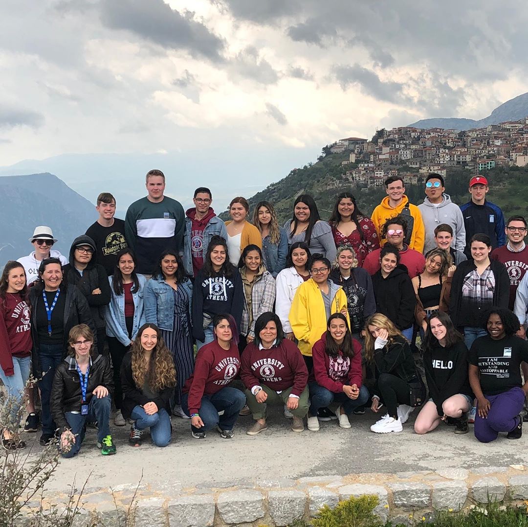 LakeViewHS's tweet image. msfrate
Today is Favorite Memory Friday for #wildcatvirtualpride week and I choose last year’s #WildcatsOfTheWorld trip to Greece! It was an amazing country with an amazing group of people and looking back at all the pictures makes me so happy ☺️ @lake_viewhs