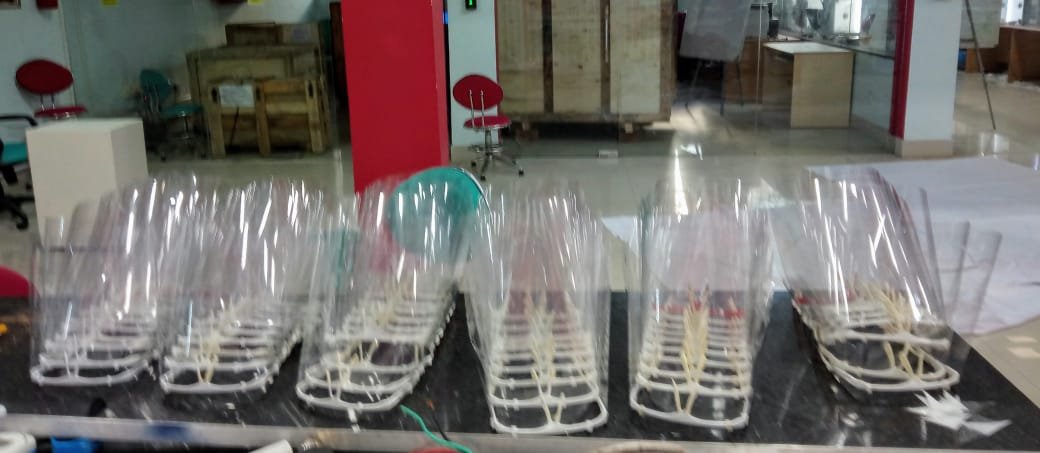 Indian Institute of Technology (IIT) Roorkee has developed low-cost face shields for first line healthcare professionals at AIIMS Rishikesh for protection from #COVID19. The frame of face shield is 3D printed: IIT, Roorkee