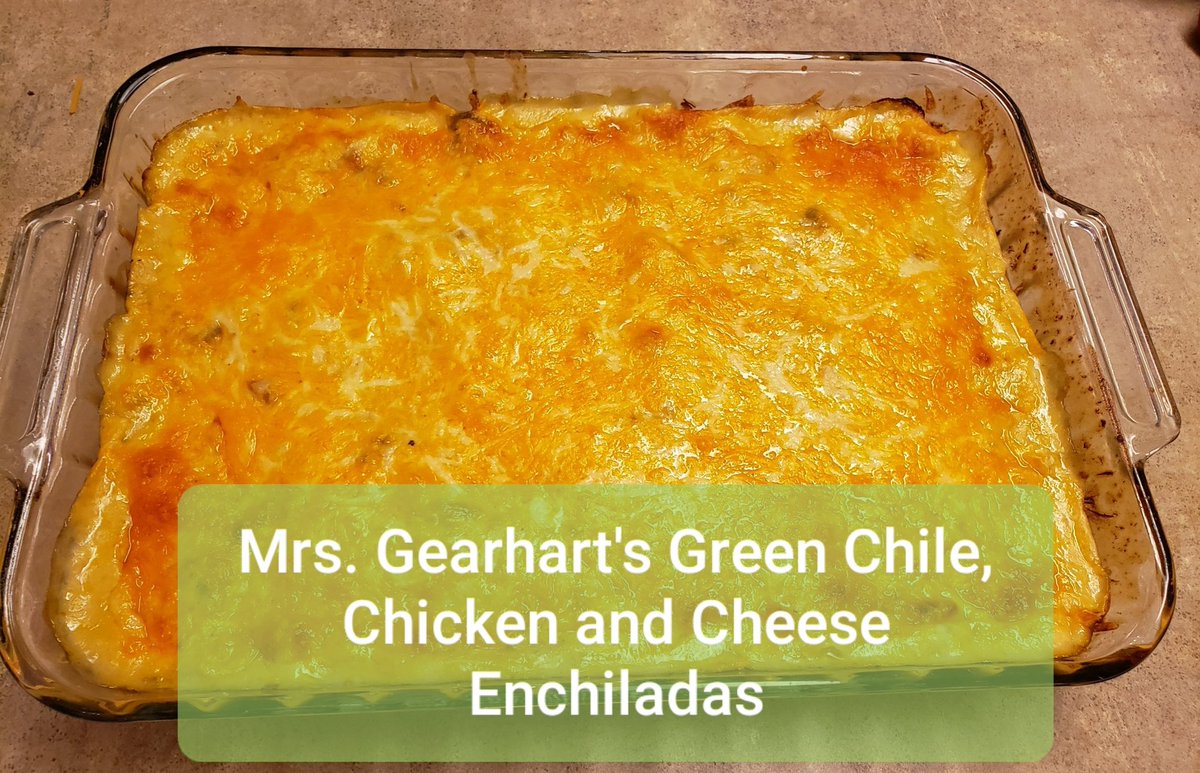 ReannonMedrano's tweet photo. Food Friday! 😋 #MakingMemorialMemories #SeniorSpiritWeek2020 https://t.co/lpJ39dWA4n https://t.co/B4197R2KPH https://t.co/Q4N1ELoGQt