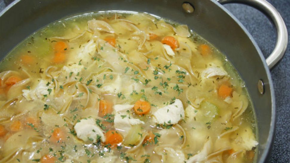 DrOz's tweet photo. Everyone can use some comfort right now. Here's one of my favorite comfort foods – the Oz family chicken soup recipe, courtesy of @daphneoz. https://t.co/tkMtbrmSW8 https://t.co/AI6KXpyrGr